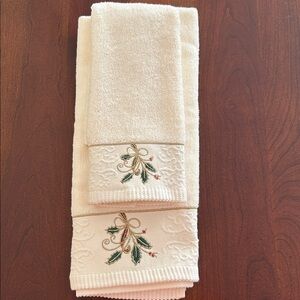 Lenox ribbon and holly ivory hand towel and fingertip towel bundle